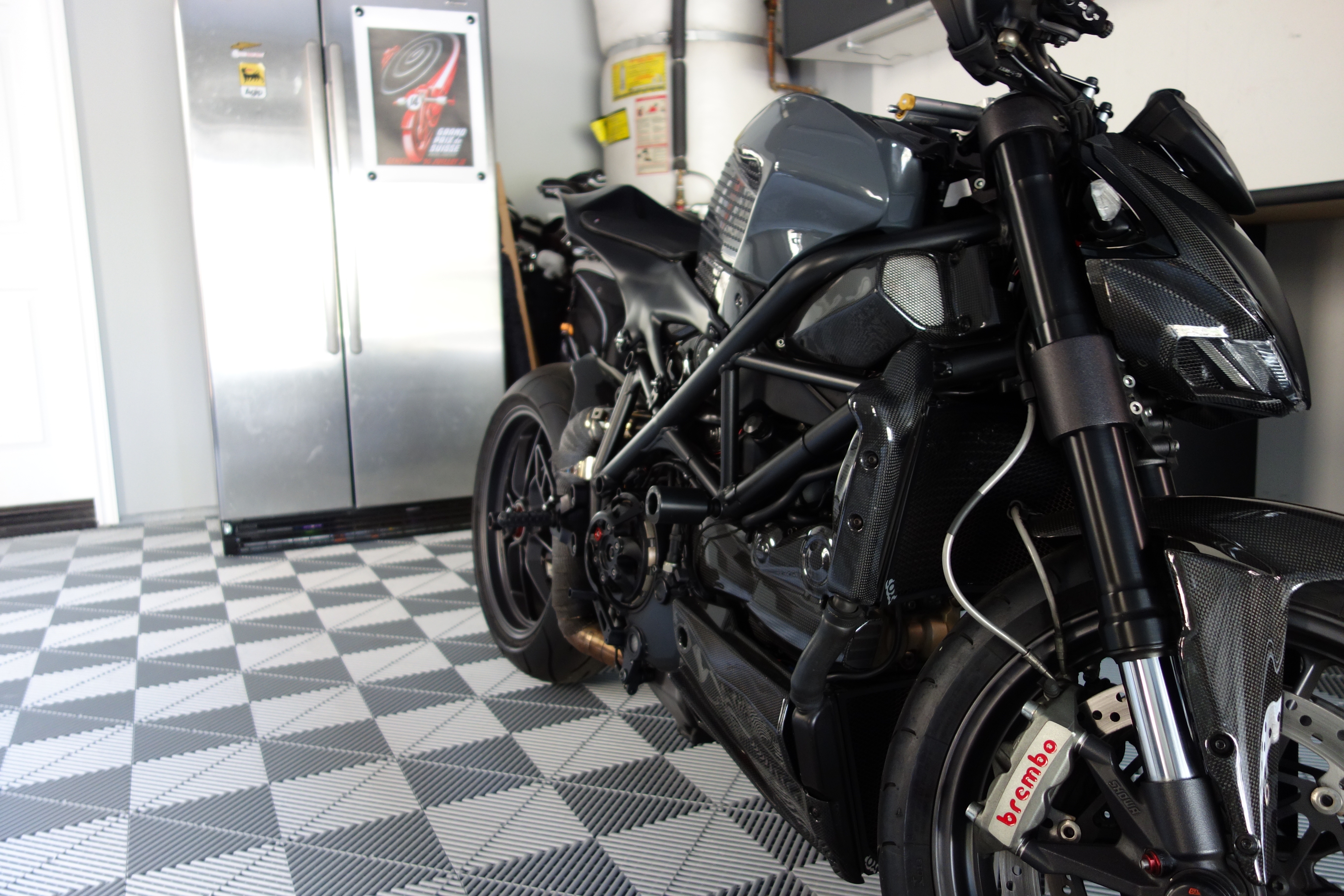 2010 Ducati Streetfighter photo 42